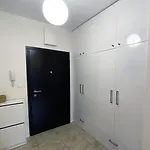 Comfortable Penthouse With Balcony & Free Parking