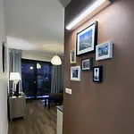 Apartmán Comfortable Penthouse With Balcony & Free Parking *