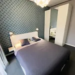 Comfortable Penthouse With Balcony & Free Parking ワルシャワ