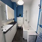 Comfortable Penthouse With Balcony & Free Parking * Varsó