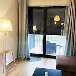 Comfortable Penthouse With Balcony & Free Parking Varsó